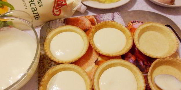 тарталетки с курицей и ананасом