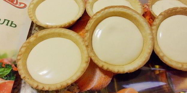 тарталетки с курицей и ананасом