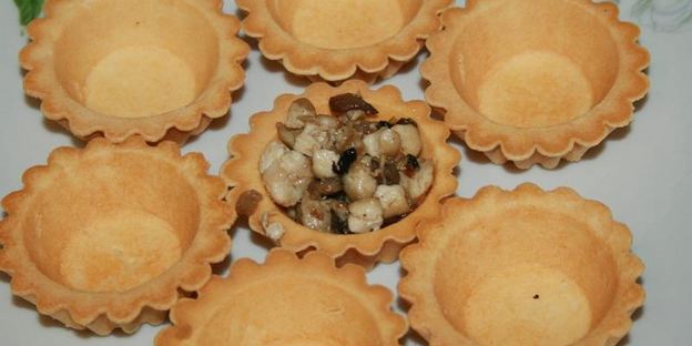 тарталетки с курицей и грибами