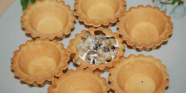 тарталетки с курицей и грибами