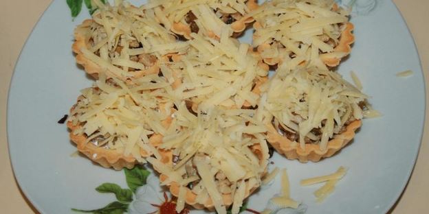 тарталетки с курицей и грибами