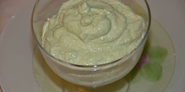 тарталетки с муссом из авокадо