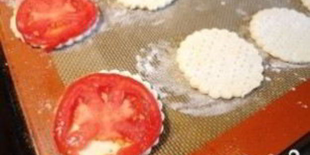 тарталетки с мягким сыром