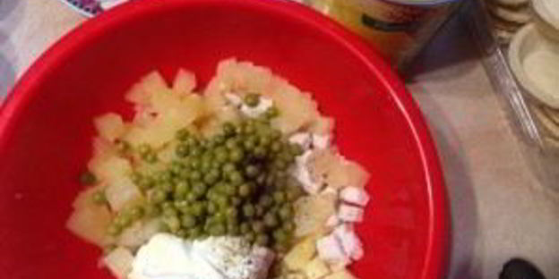 тарталетки с начинкой из курицы с ананасом