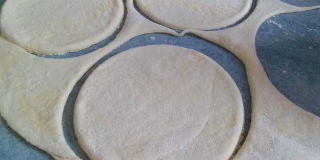 тарталетки с яблоками, орехами и крем-фрешем