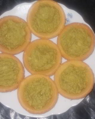 Тарталетки с зеленым горошком и авокадо