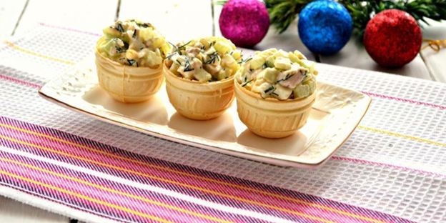 закуска из куриного мяса в тарталетках
