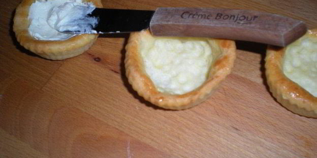 закусочные тарталетки с рыбой и авокадо