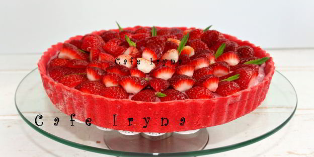 клубничный тарт с фундуком