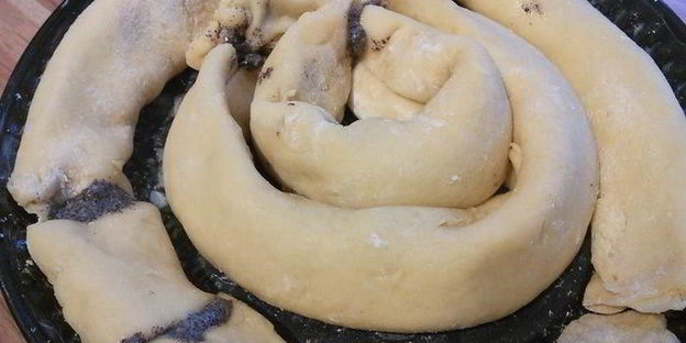 сливовый тарт с маковой начинкой