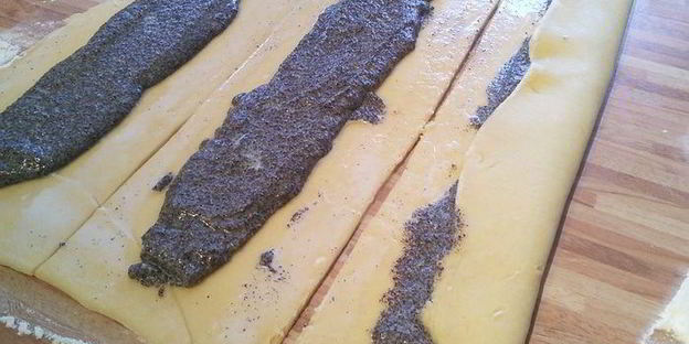 сливовый тарт с маковой начинкой