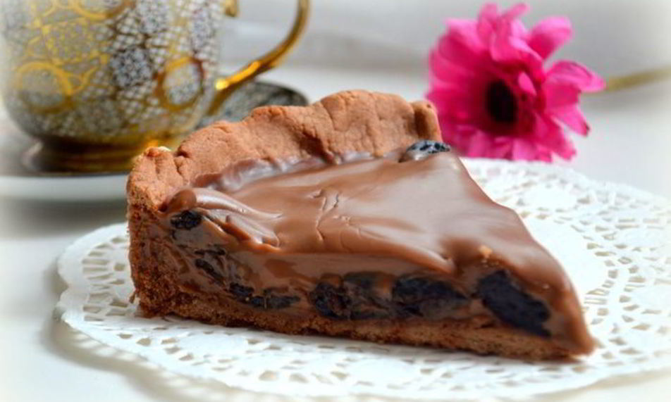 Рецепт тарта с черносливом и нежнейшим шоколадным ганашем