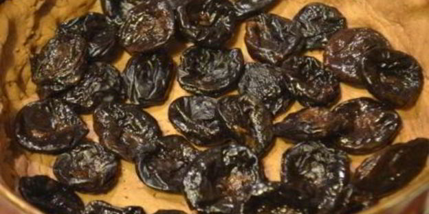 тарт с черносливом и нежнейшим шоколадным ганашем