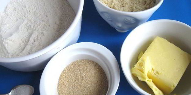 тарт с франжипаном и карамелизованной грушей