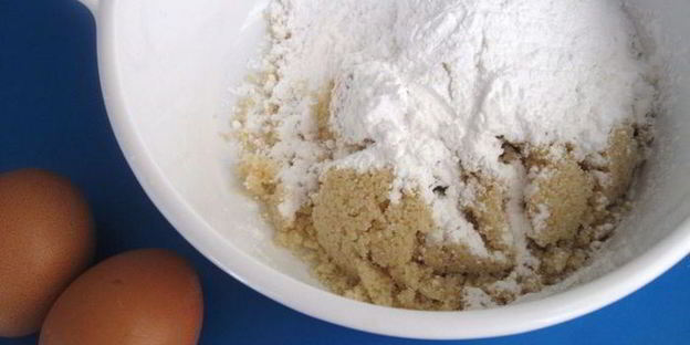 тарт с франжипаном и карамелизованной грушей