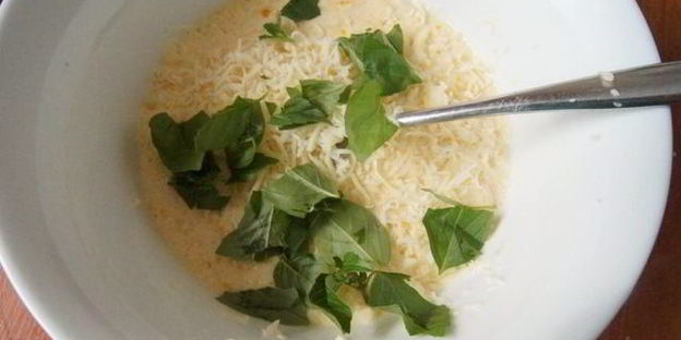 тарт с кабачком и базиликом на слоеном тесте