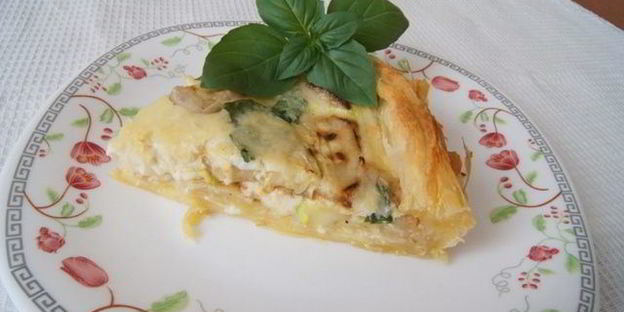 тарт с кабачком и базиликом на слоеном тесте