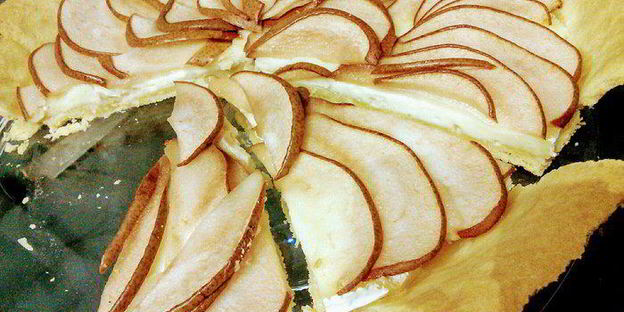 тарт с камамбером и грушей