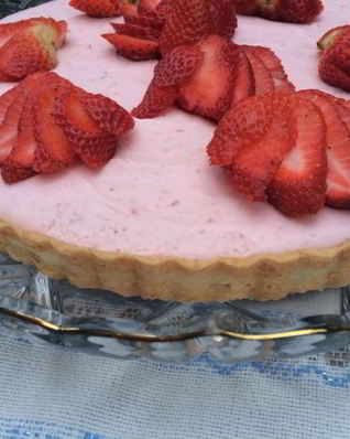 Тарт с клубничным муссом