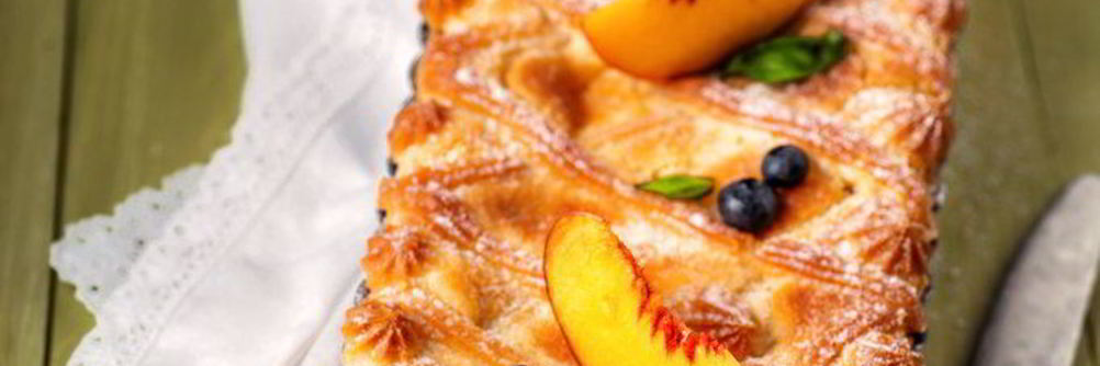 Тарт с персиками и заварным кремом