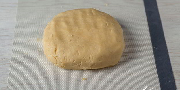 тарт с персиками и заварным кремом