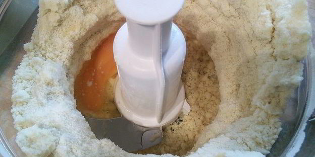 тарт с ревенем и сливочным кремом