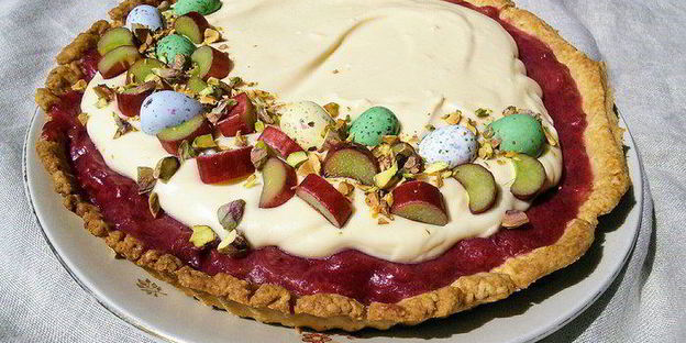 тарт с ревенем и сливочным кремом