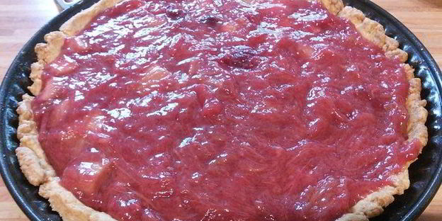 тарт с ревенем и сливочным кремом