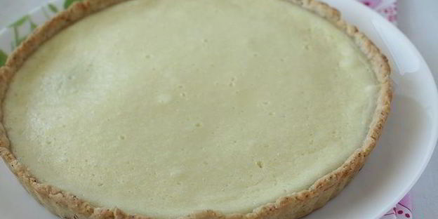 тарт с рикоттой и клубникой