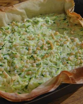 Тарт с цукини, рисом и кедровыми орешками