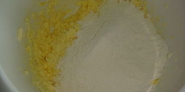 тарт с заварным кремом и малиновым желе