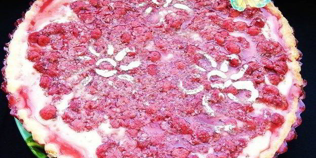 тарт с заварным кремом и малиновым желе