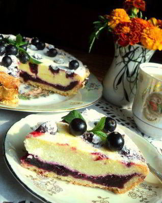 Тарт со смородиной и творогом