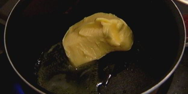 тарты с творогом, помидорами черри и базиликом