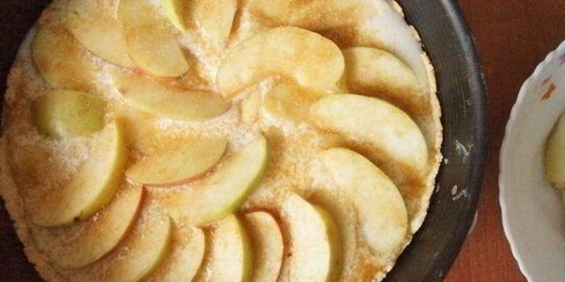 яблочный тарт с ванильным кремом