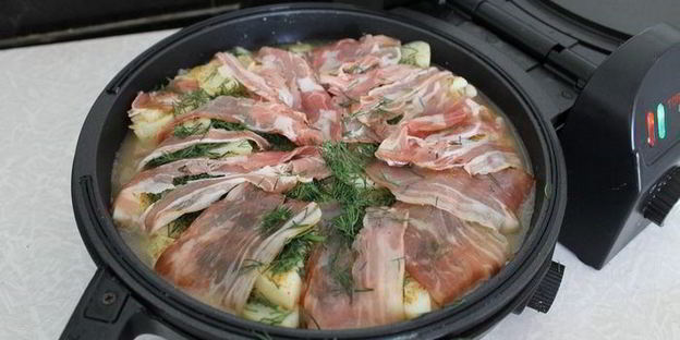 тортилья де пататас с беконом и зеленью