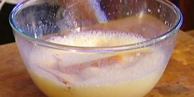 французские тосты с имбирно-клюквенным соусом