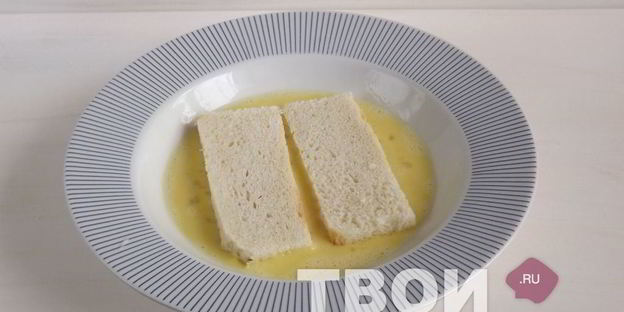 французские тосты, запеченные с яблоком