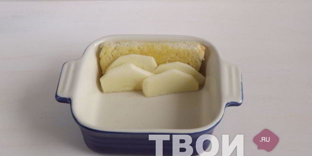 французские тосты, запеченные с яблоком