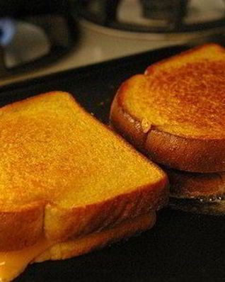 Сырные тосты на сковородке