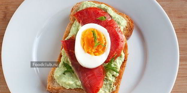 тост с авокадо и копченой неркой