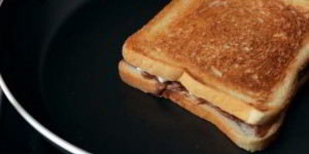 тост с нутеллой и маршмеллоу