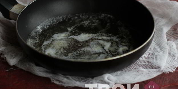 тост с яичницей-болтуньей и семгой