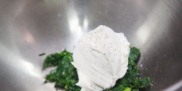 тост со спаржей и яйцом-пашот