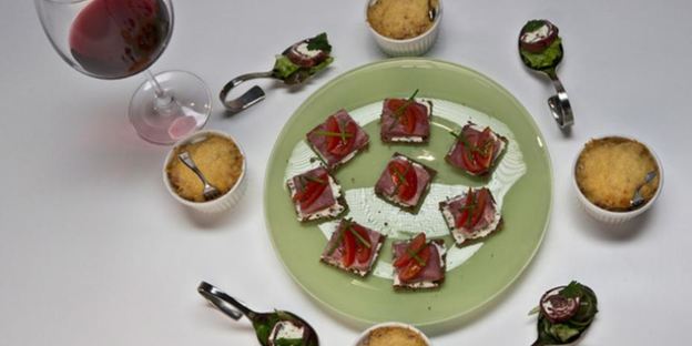 тосты деликатесные с языком