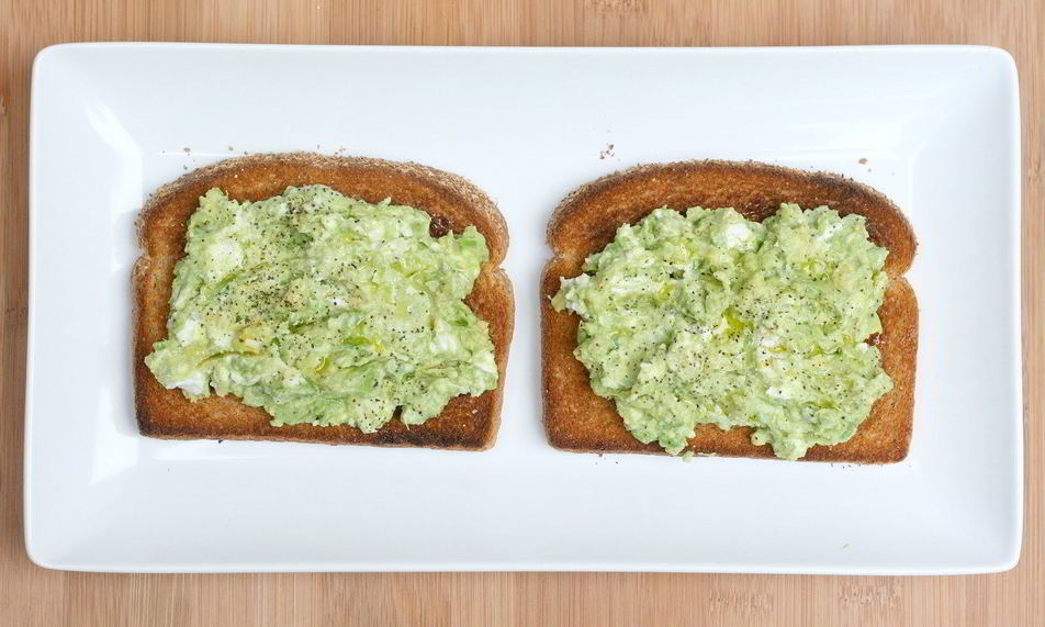 Рецепт тостов с авокадо и сыром