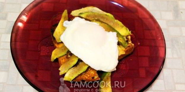 тосты с авокадо и яйцом пашот