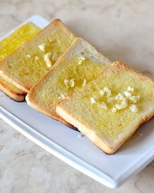 Тосты с чесноком