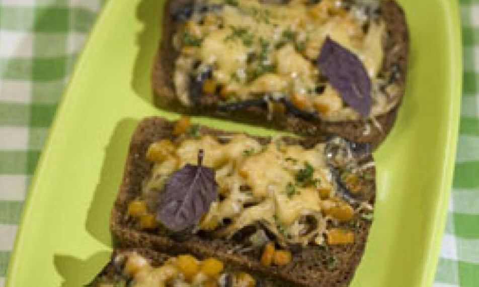 Рецепт тостов с грибами и тыквой