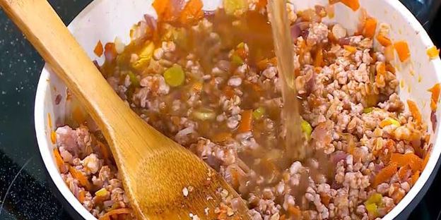 тосты с индейкой и овощами